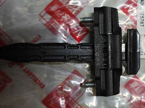 Tesla Model Y Fermaporta Anteriore 1500682-00-B 20x10x5cm