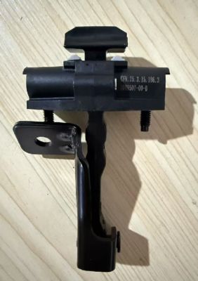 Tesla Model Y Fermaporta Anteriore 1500682-00-B 20x10x5cm